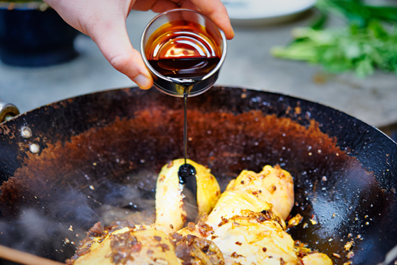 Khao Soi | Sojasaus toevoegen